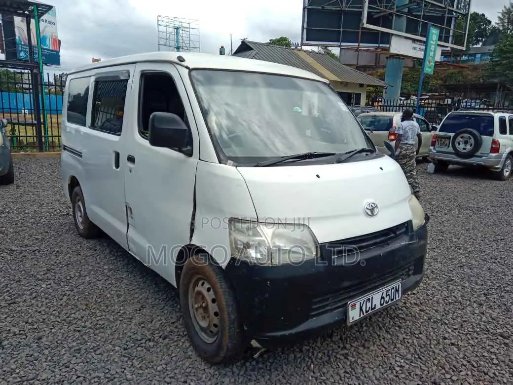 Toyota TownAce 2011 White