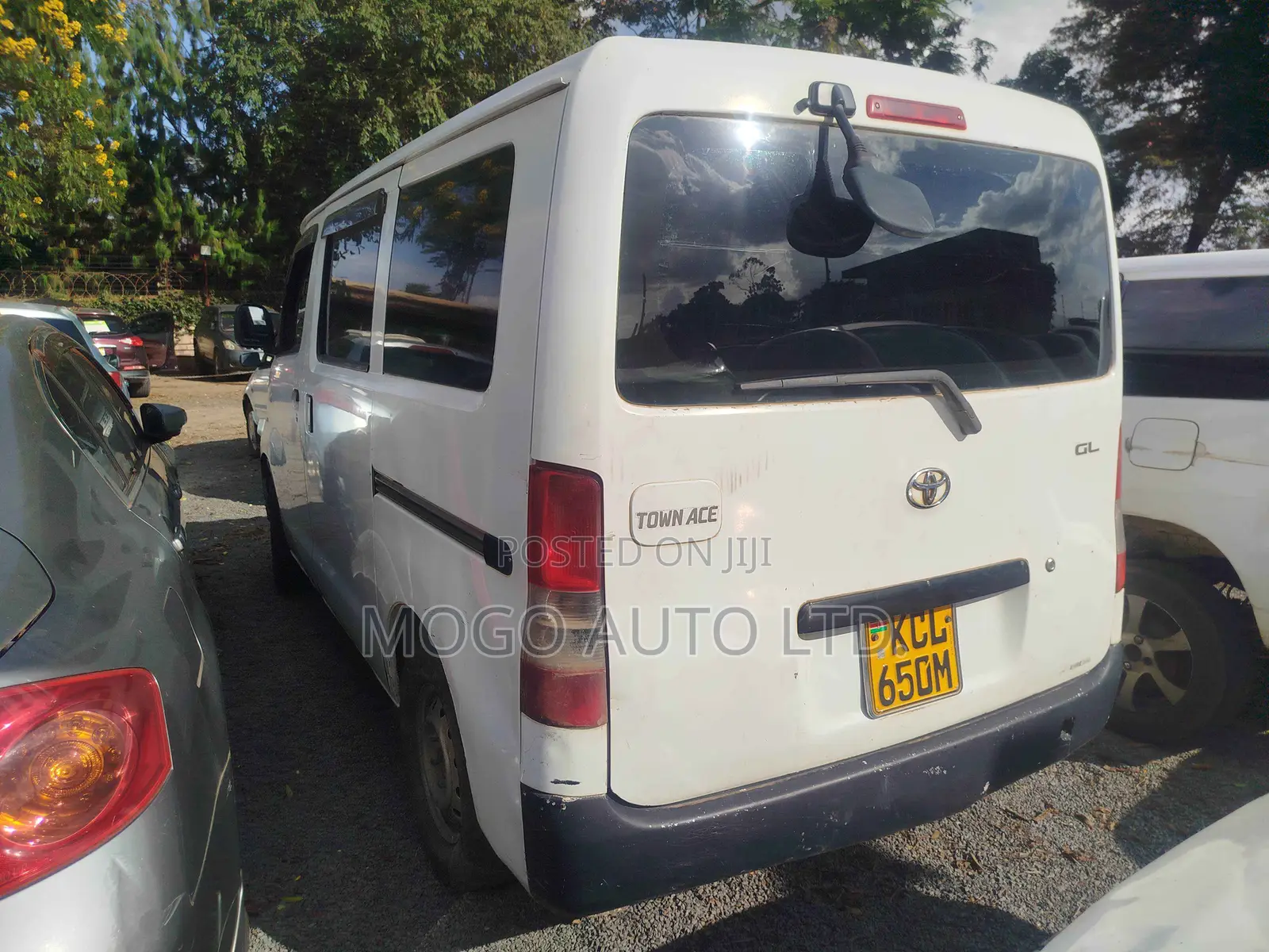 Toyota TownAce 2011 White
