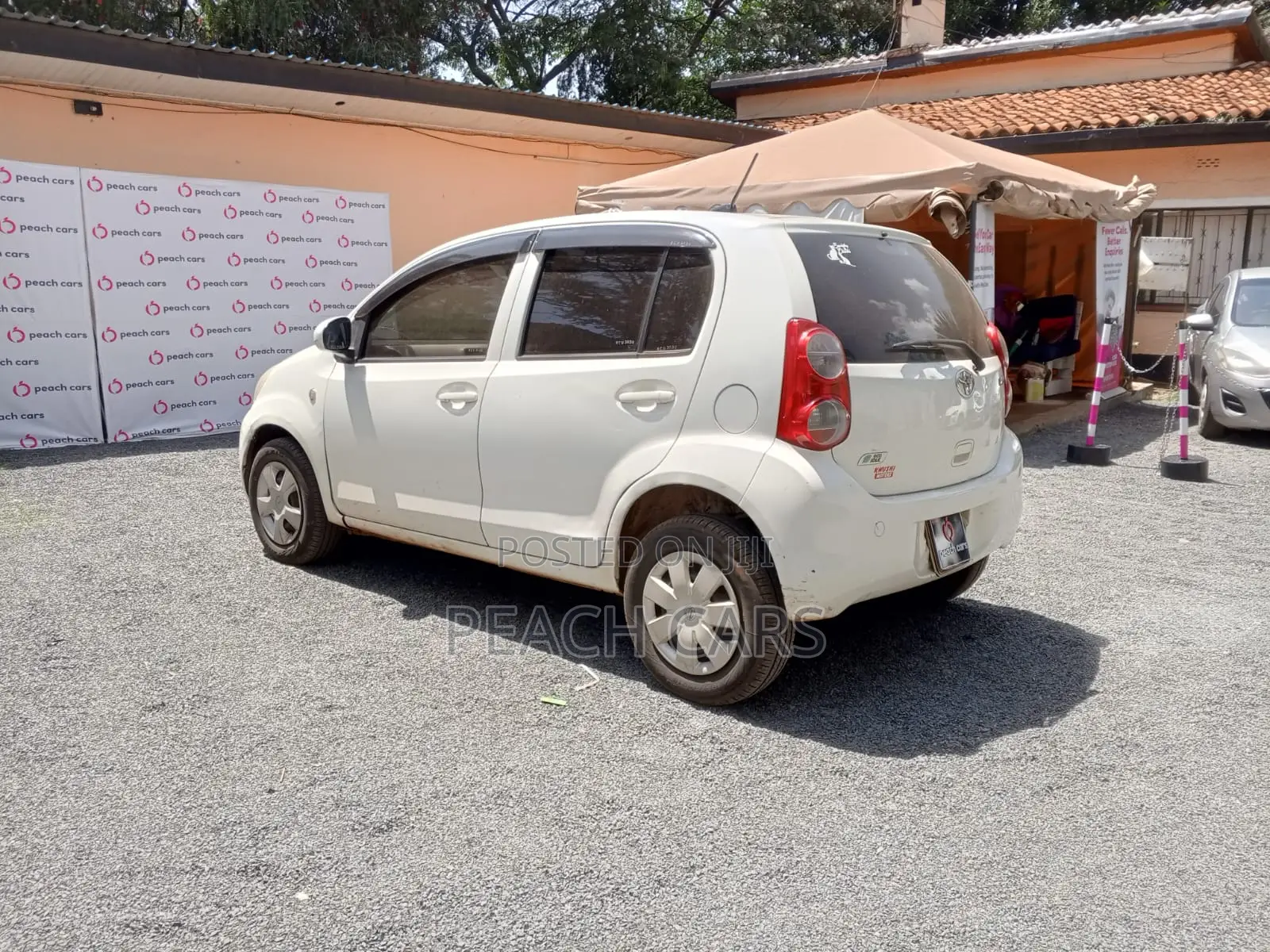 Daihatsu Boon 2012 White