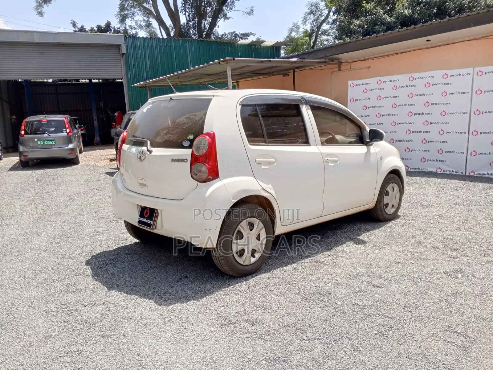 Daihatsu Boon 2012 White