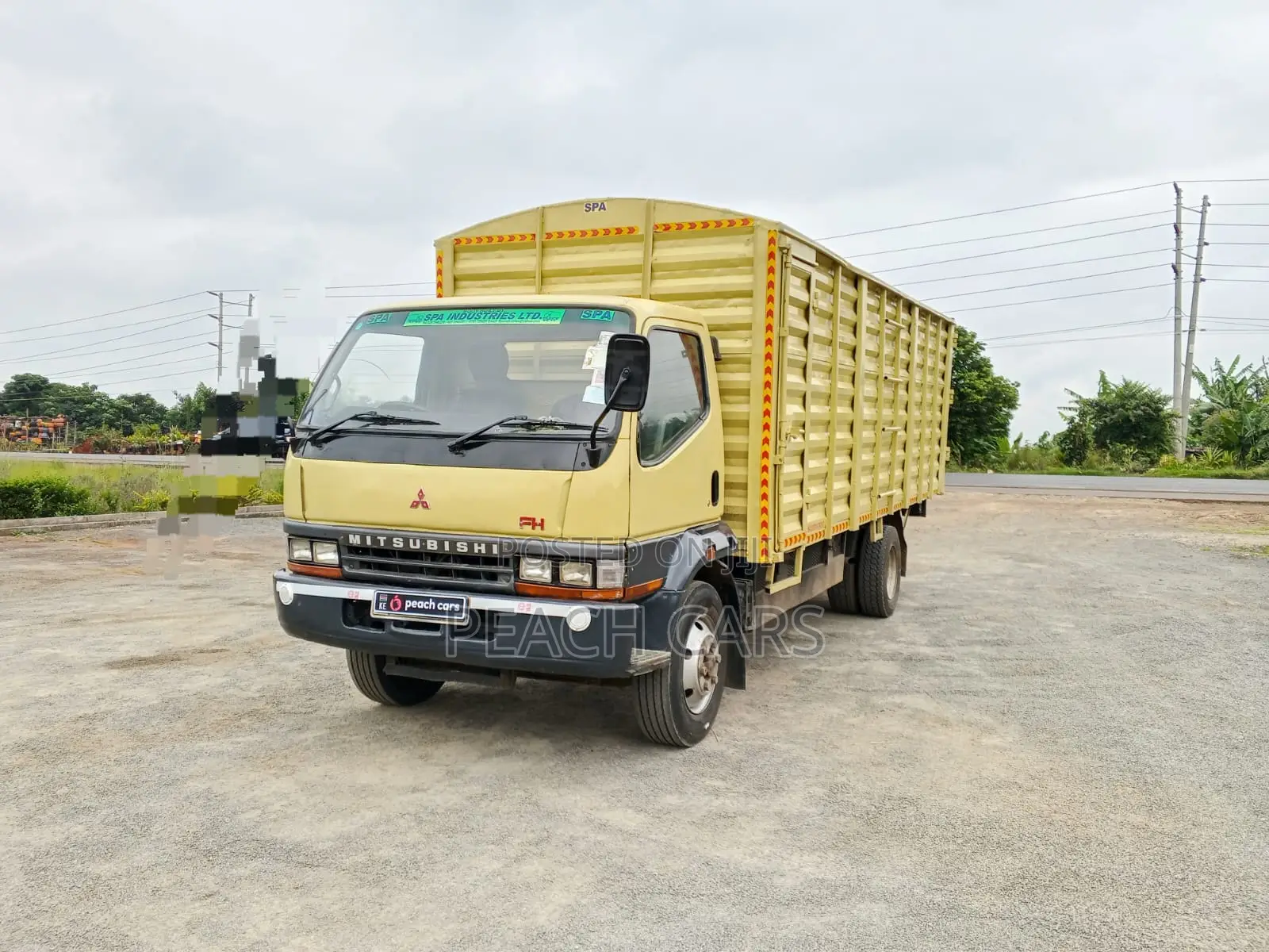 Mitsubishi Fh215 2014 Yellow