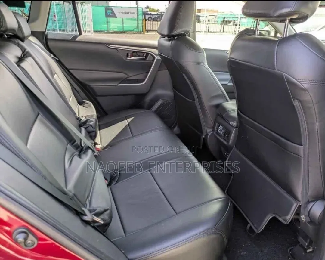 Toyota RAV4 2019 Maroon