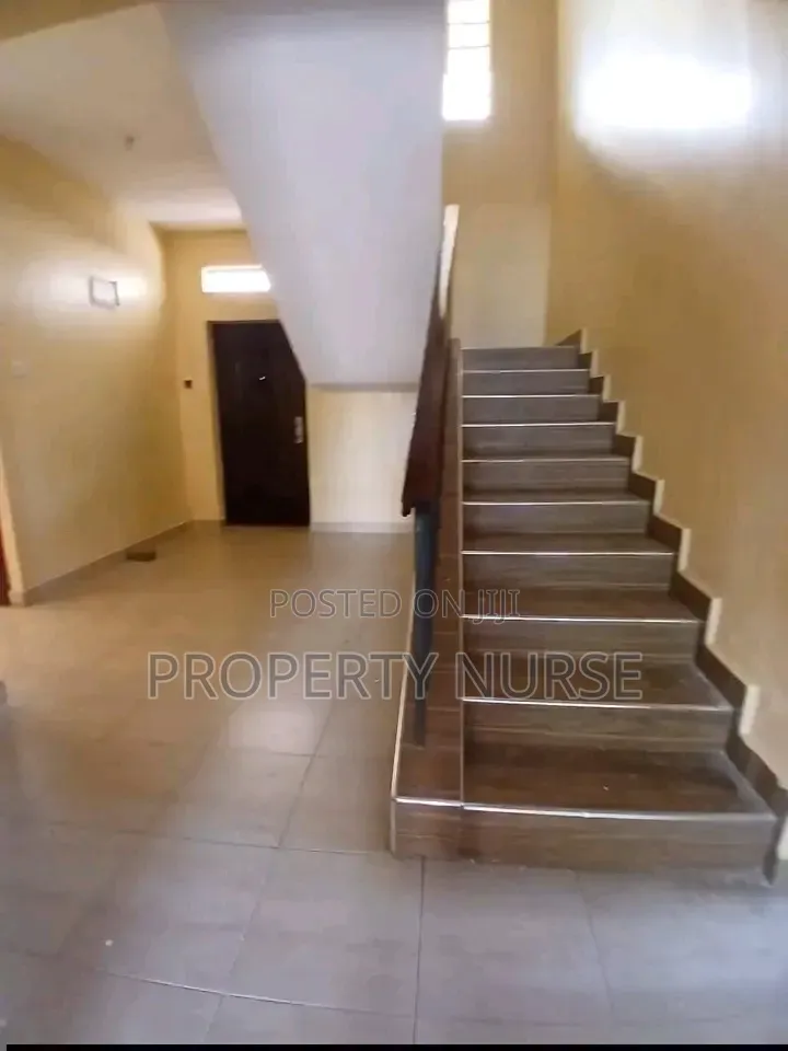 4bdrm Maisonette in Gateway Mall Area for rent