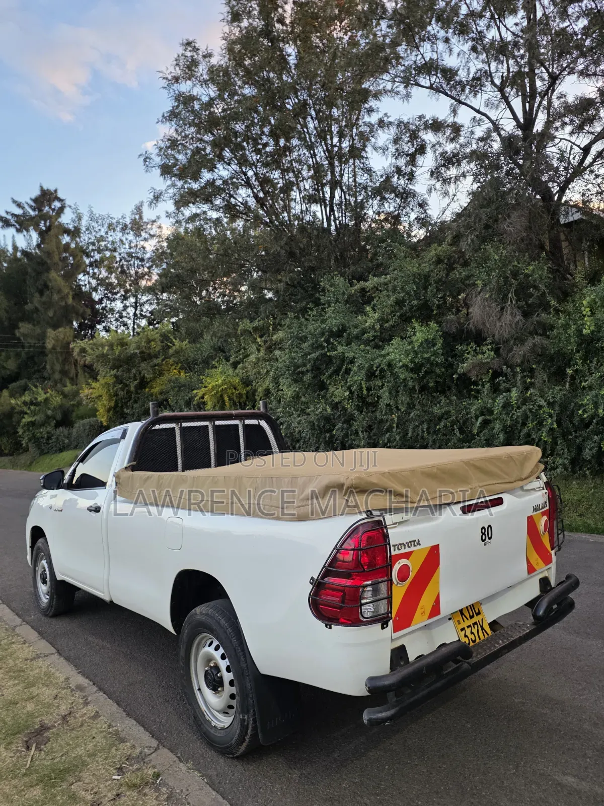 Toyota Hilux 2022 White