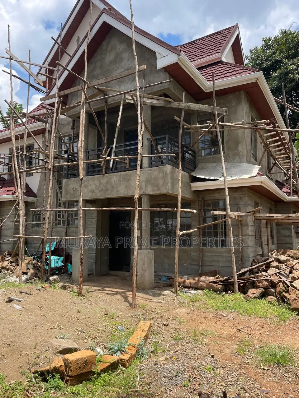 4bdrm Maisonette in Kerarapon for sale