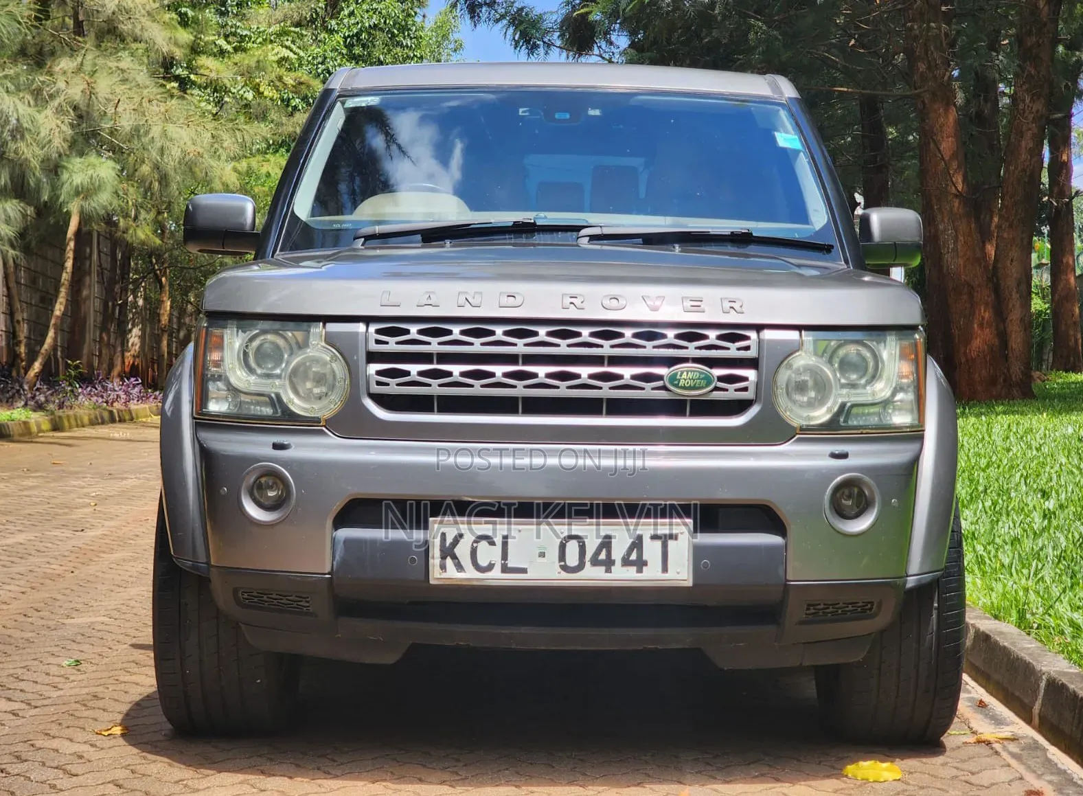 Land Rover Discovery 2010 Gray