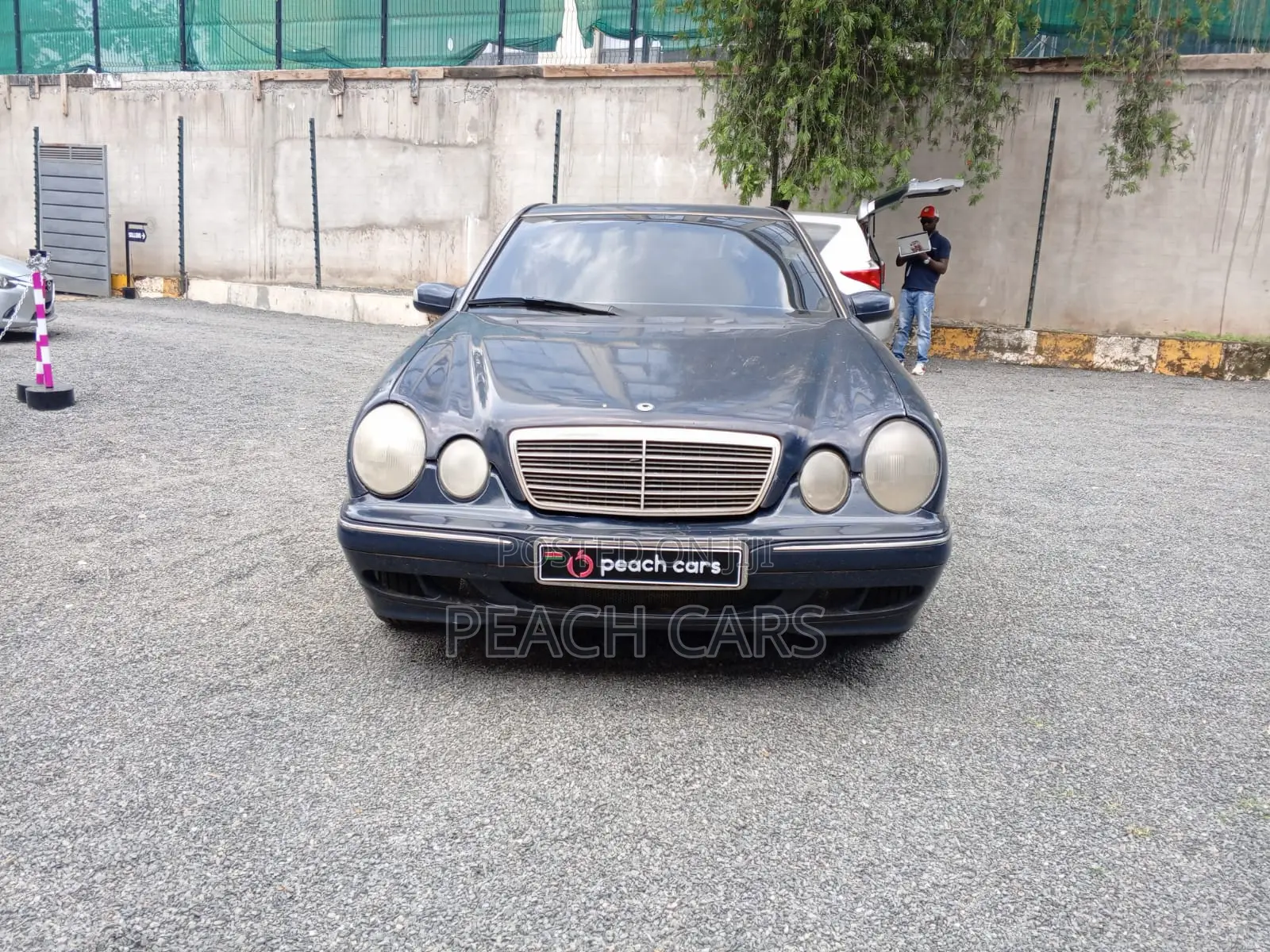 Mercedes-Benz E350 2000 Blue