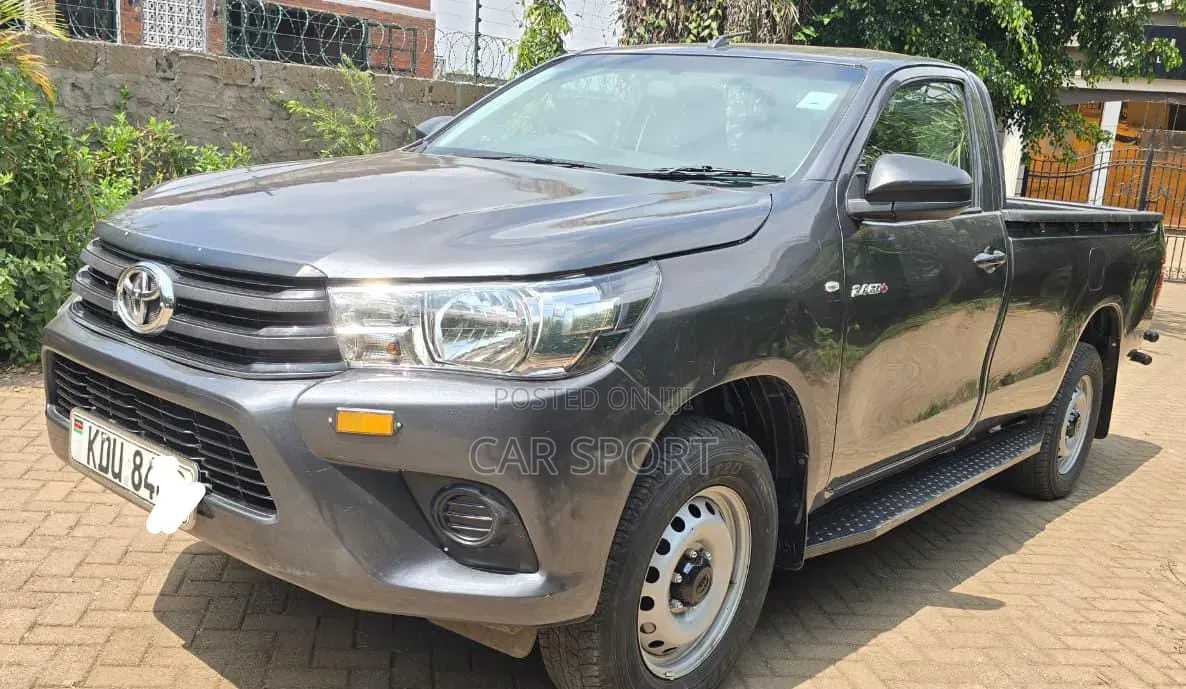 Toyota Hilux 2025 Gray