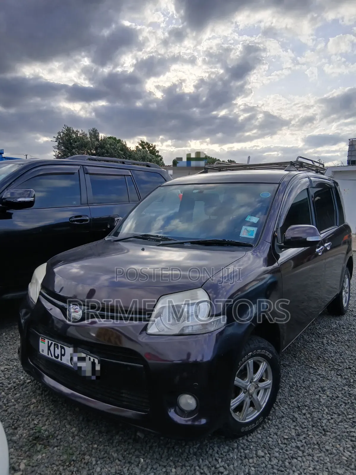 Toyota Sienta 1.5 FWD 2012 Maroon