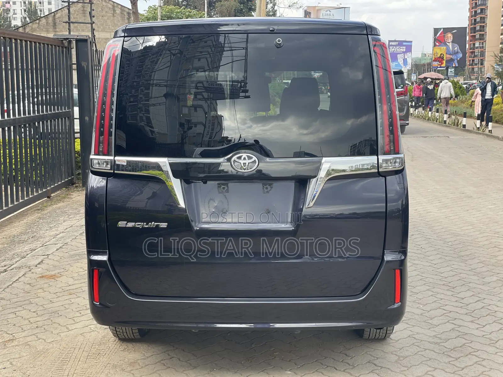 Toyota Esquire 2.0 FWD (7 seater) 2019 Black