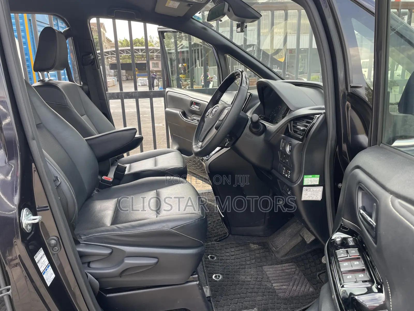 Toyota Esquire 2.0 FWD (7 seater) 2019 Black