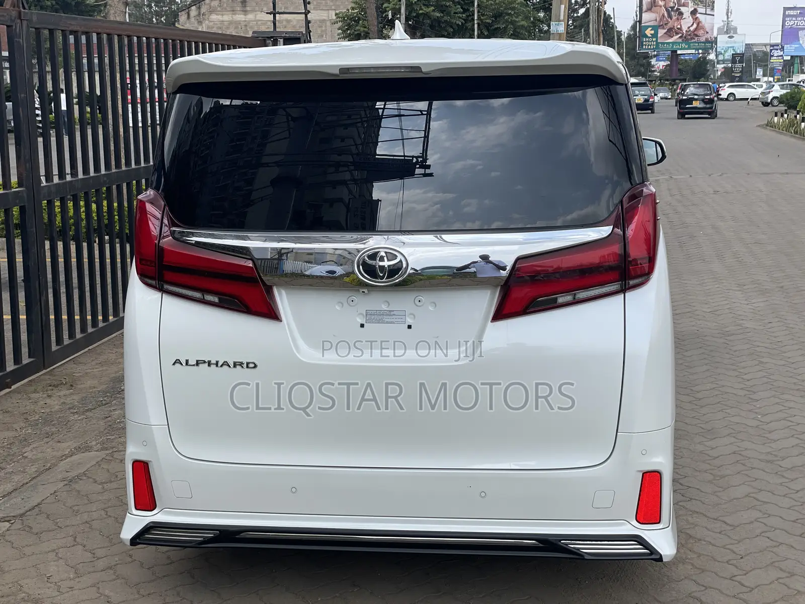 Toyota Alphard 2.5 Petrol FWD 2019 White