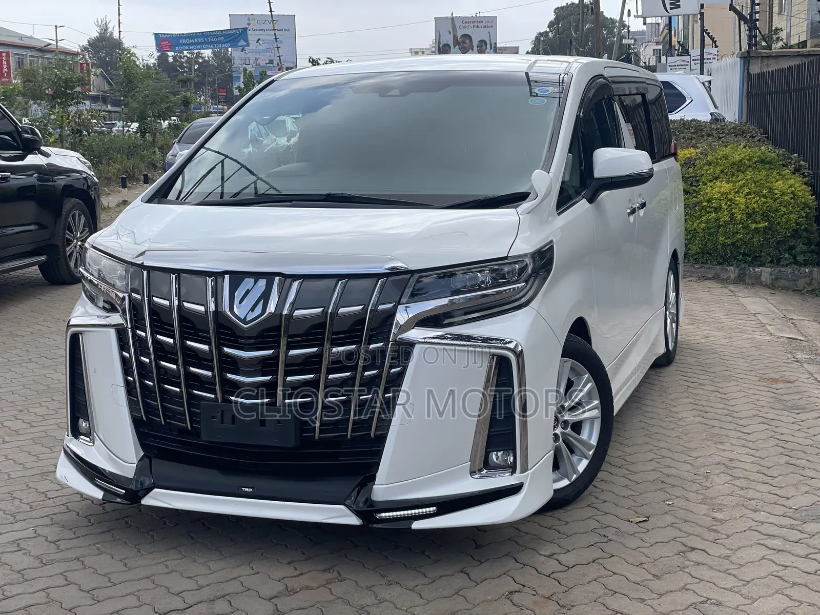 Toyota Alphard 2.5 Petrol FWD 2019 White