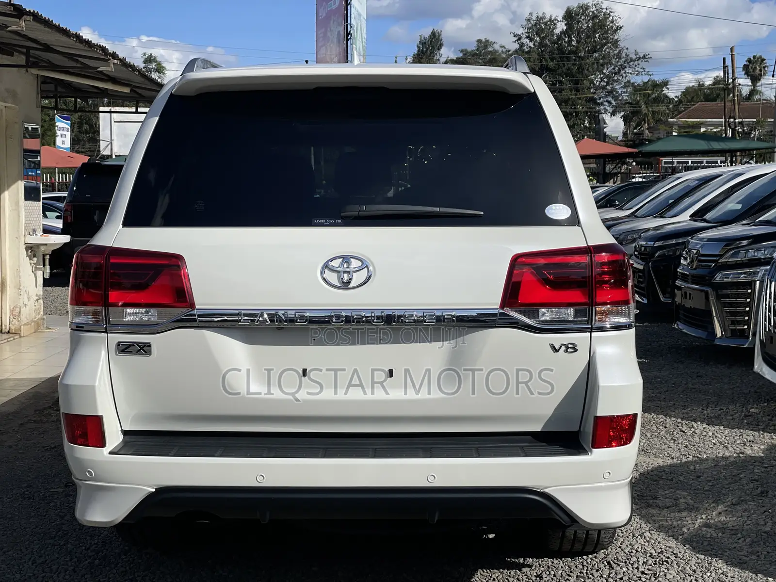 Toyota Land Cruiser 4.6 V8 ZX 2019 White