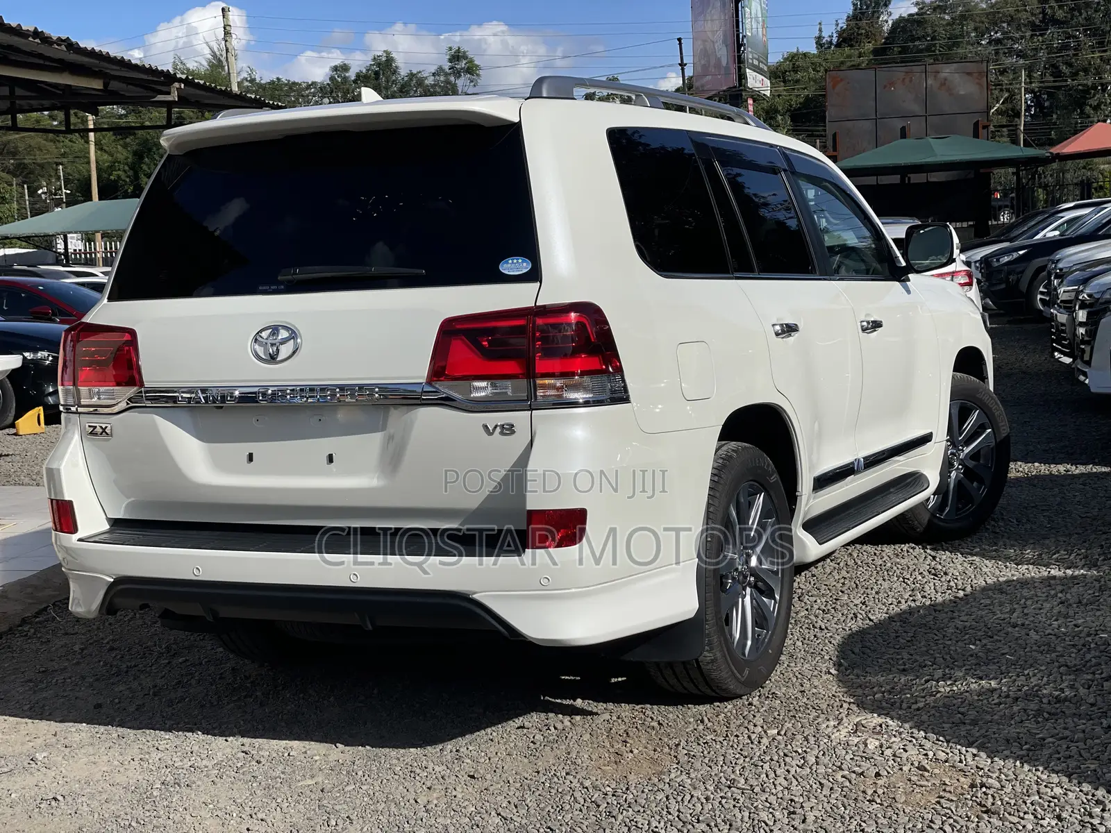 Toyota Land Cruiser 4.6 V8 ZX 2019 White