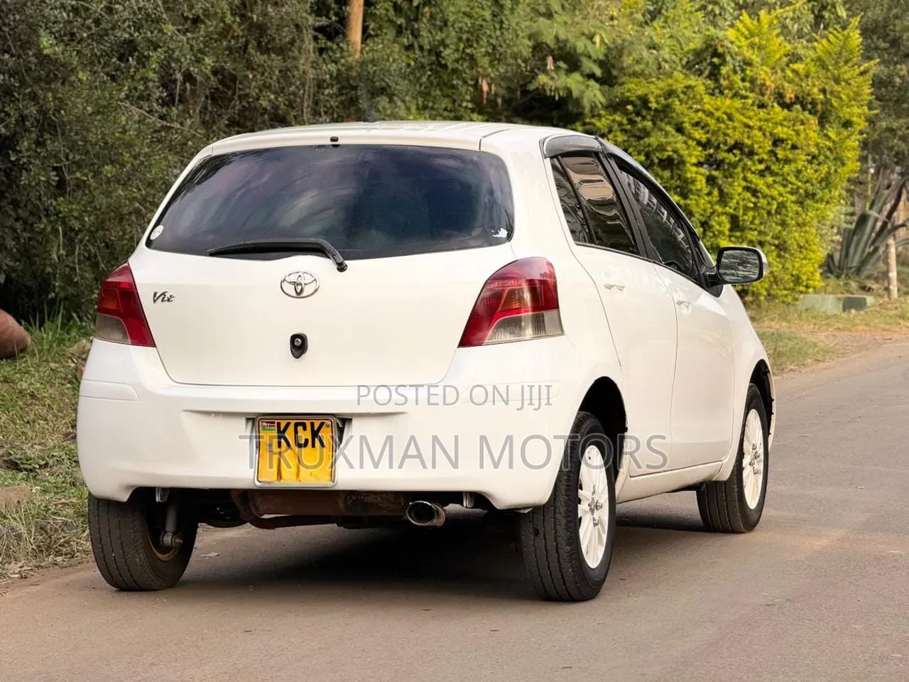 Toyota Vitz 2009 White
