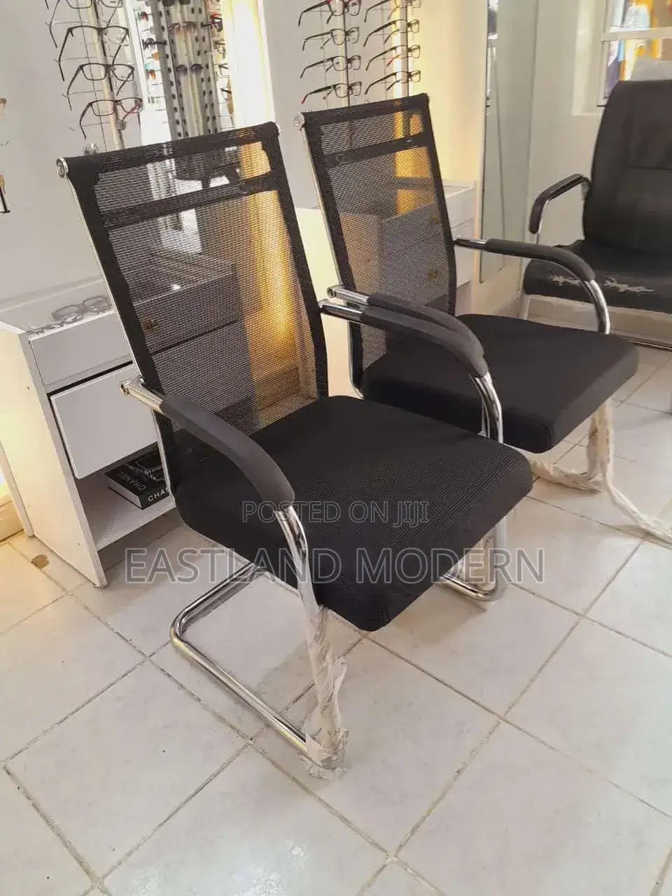 Office Cantilever Visitors Chairs