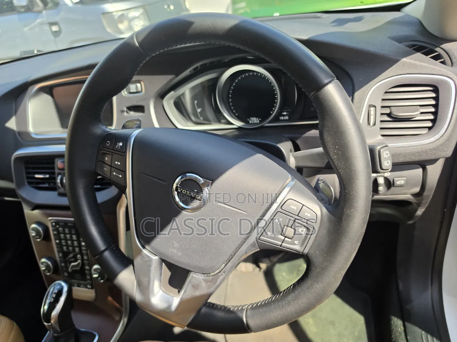 Volvo V40 2019 White