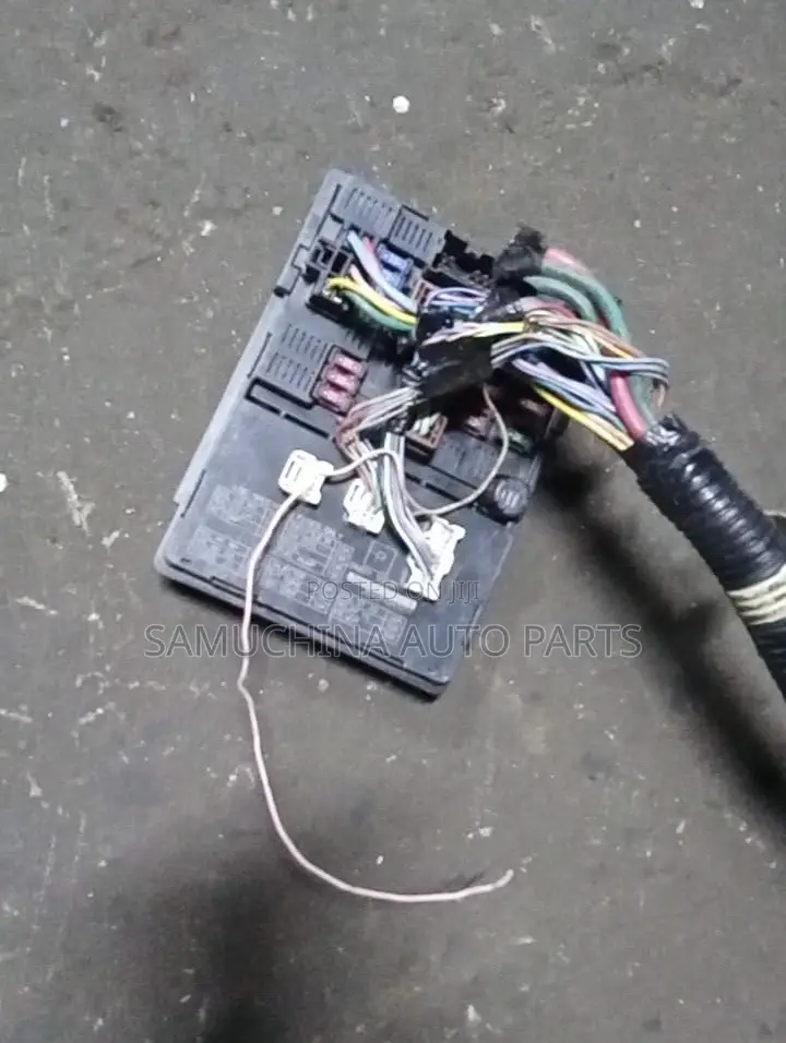 Fuse Box Hr12 Nissan Latio