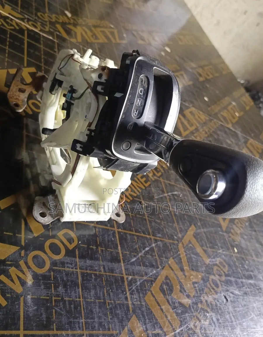 Gear Lever Nissan Serena C26