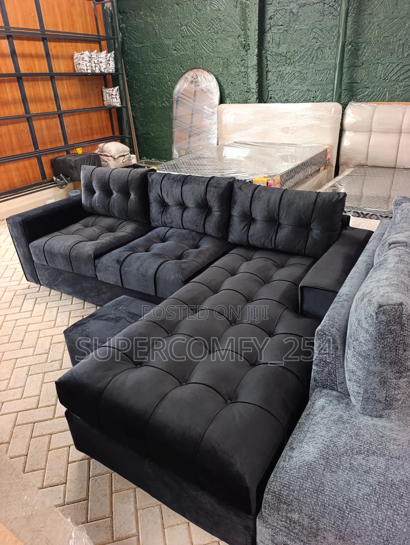 A Well Pinned Six Seater L Shape