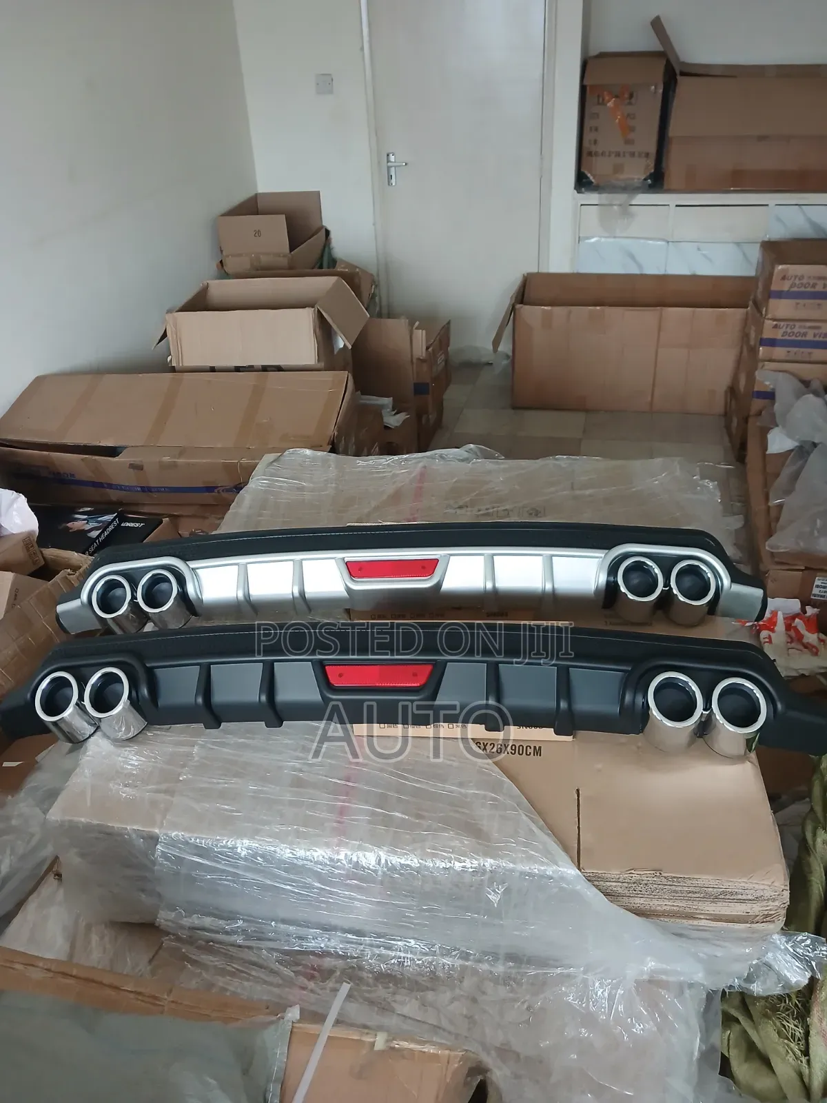 Universal 4 Exhaust Rear Diffuser – Sport Racing Bumper Diffuser Kit