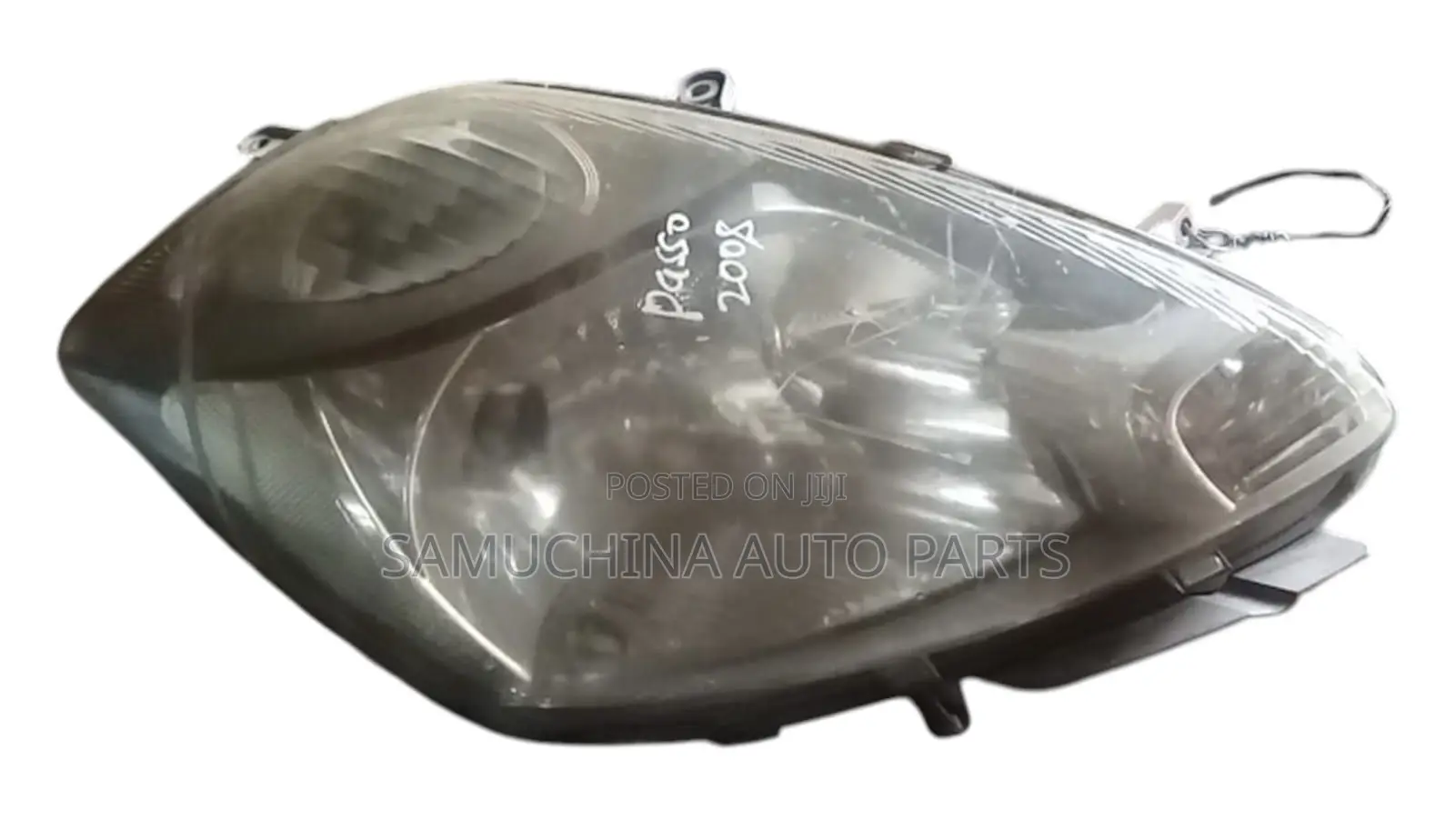 Headlight Toyota Passo 2008