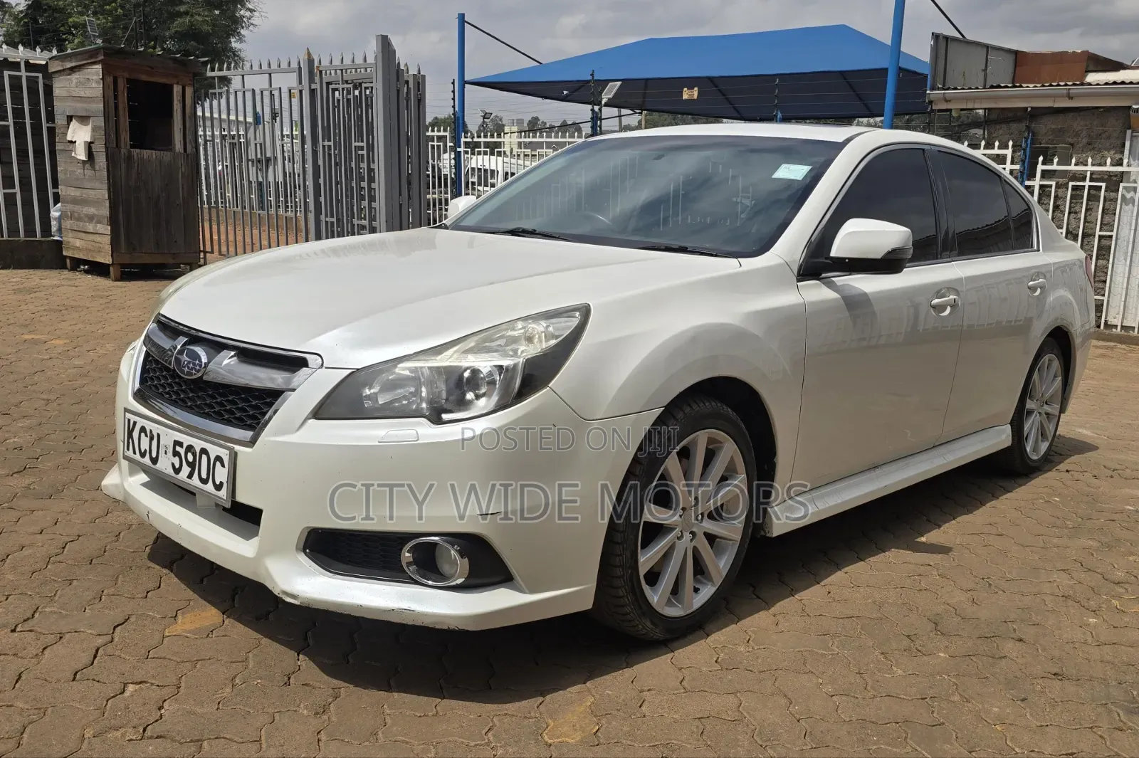Subaru Legacy 2.5i Limited Sedan 2012 White