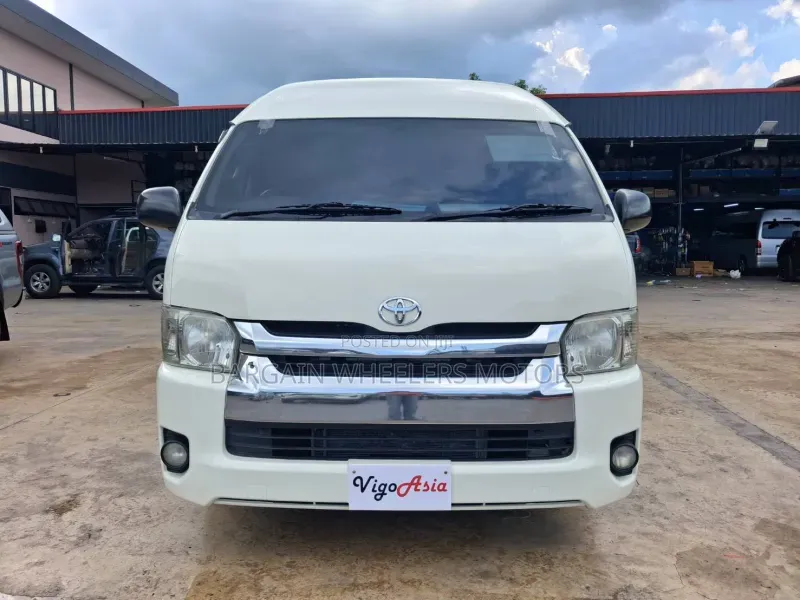 Toyota Grand HiAce 2019 White