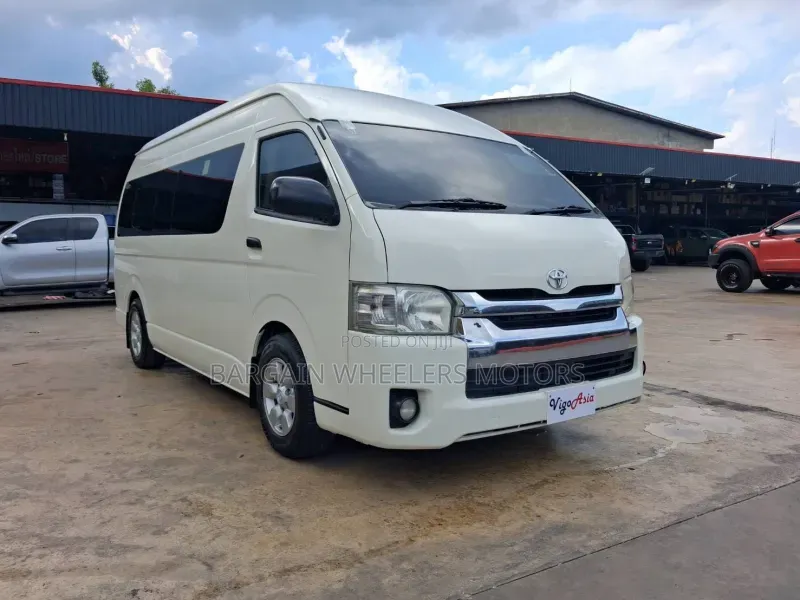 Toyota Grand HiAce 2019 White