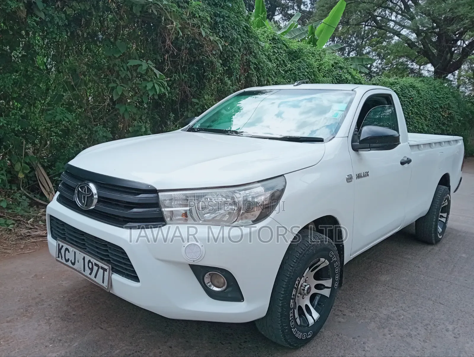 Toyota Hilux 2016 White