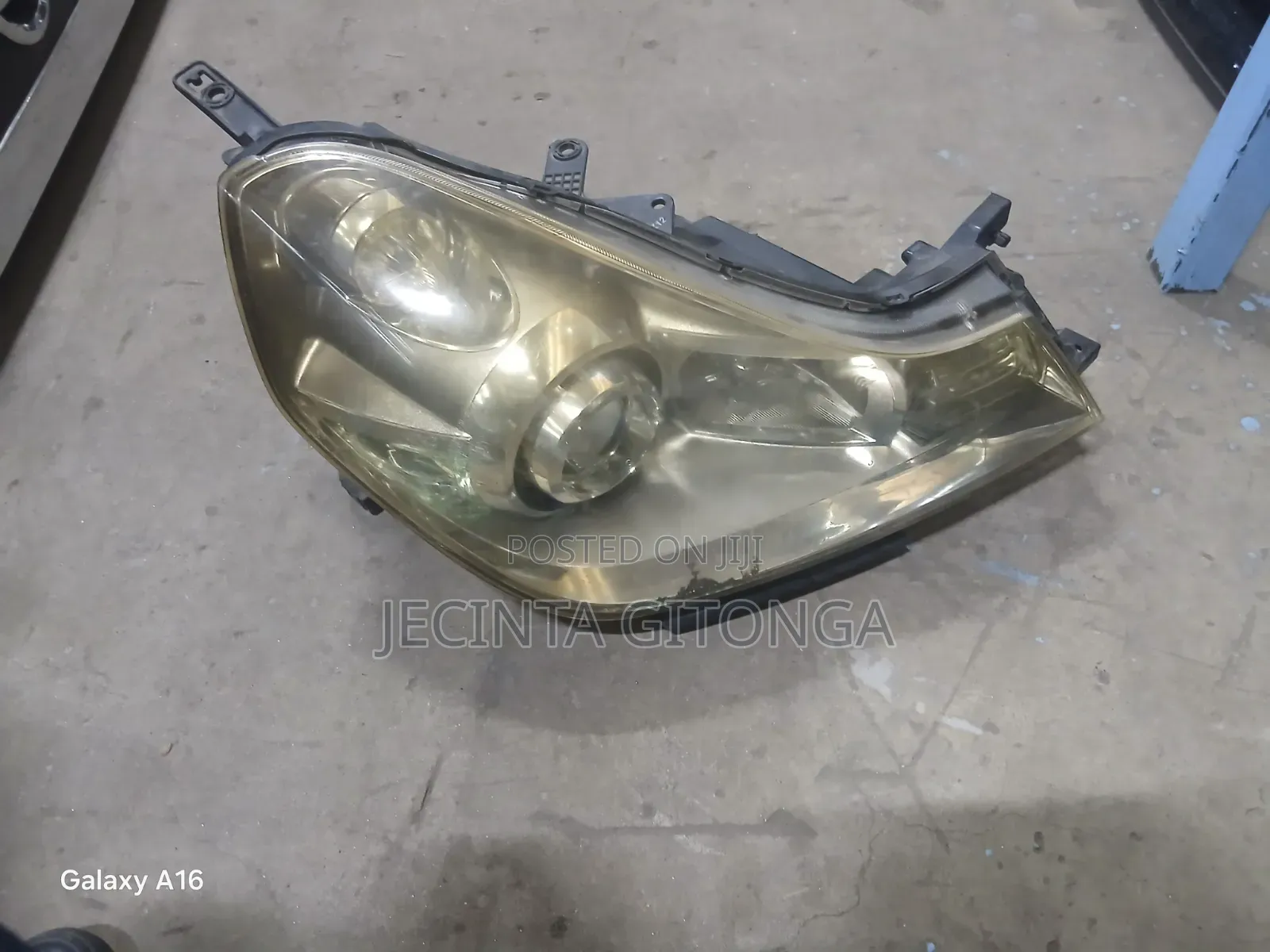 Nissqn Wingroad Y12 Headlight