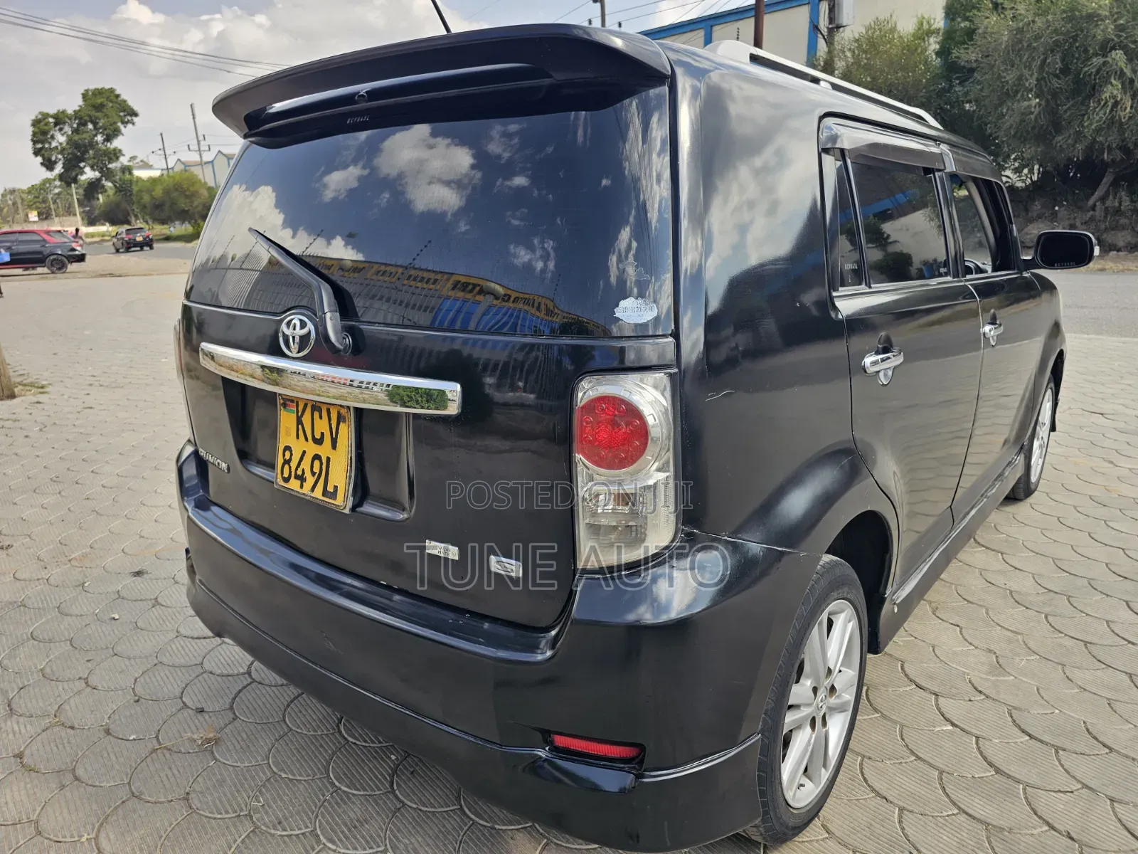 Toyota Corolla Rumion 2012 Black