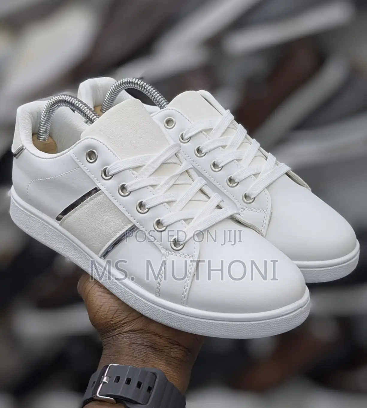 New in Gold Eyelets Detailed Ladies / Girls Sneakers 37-42