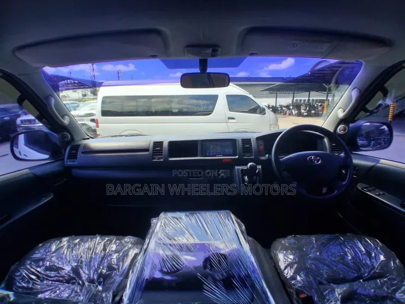 Toyota Grand HiAce 2019 White