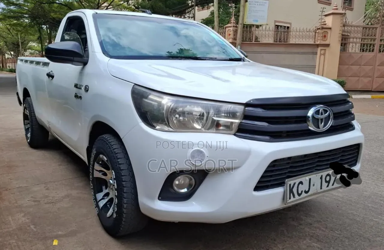 Toyota Hilux 2016 White