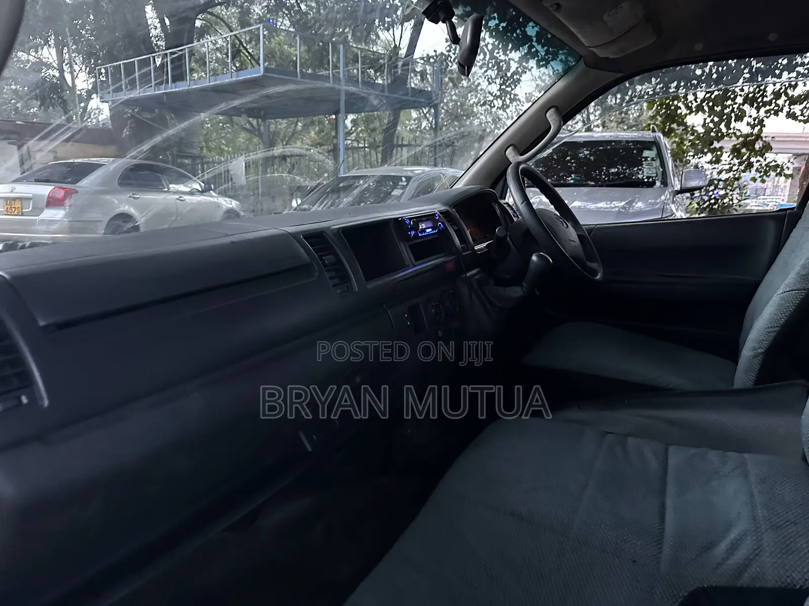Toyota HiAce 2019 White