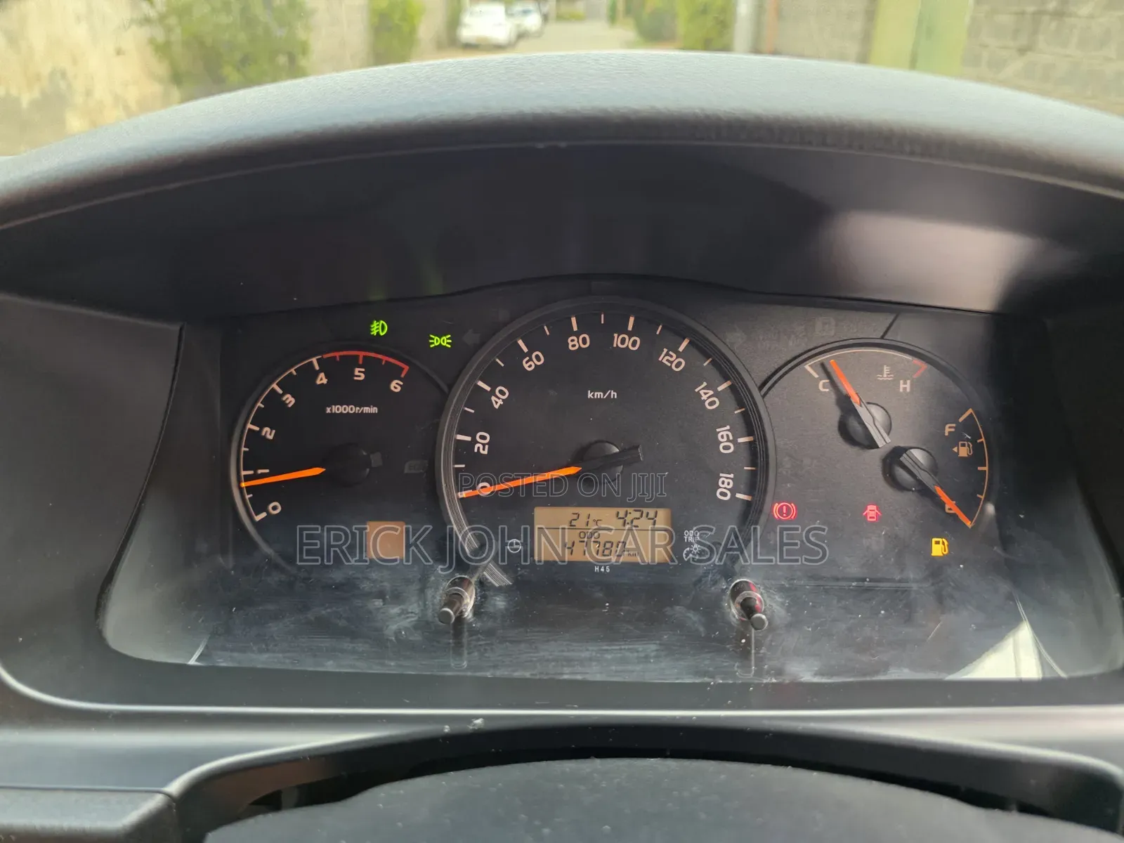 Toyota HiAce 2019 Silver