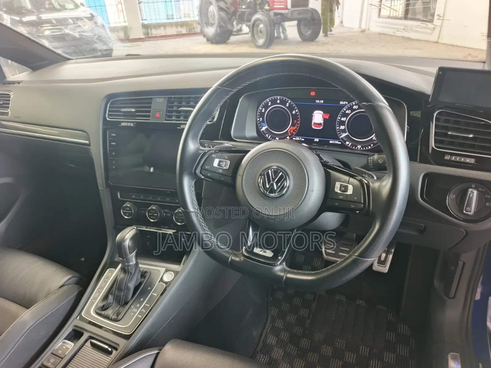 Volkswagen Golf R 4-Door w/DCC & Navigation 2019