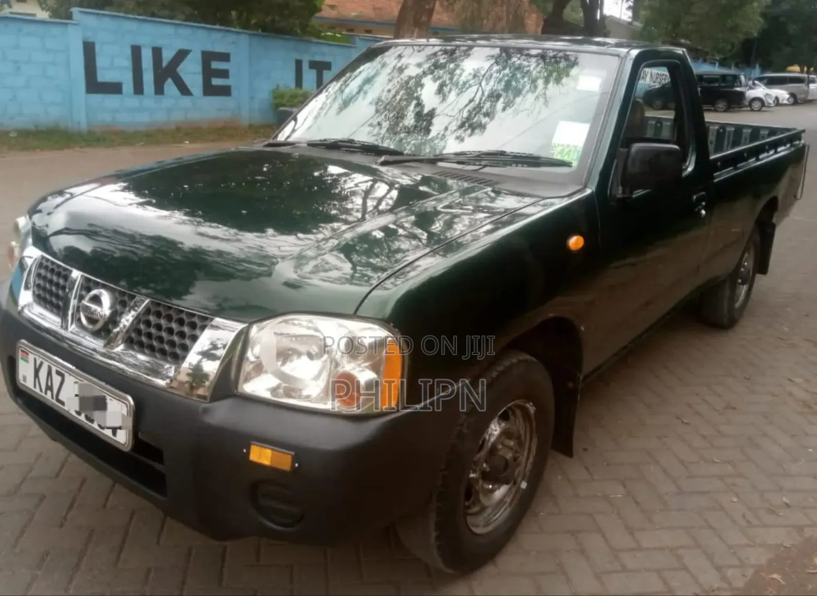 Nissan Hardbody 2009 Green