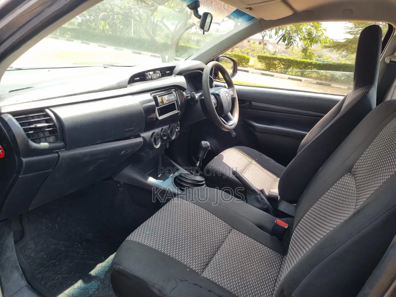 Toyota Hilux 2023 Gray