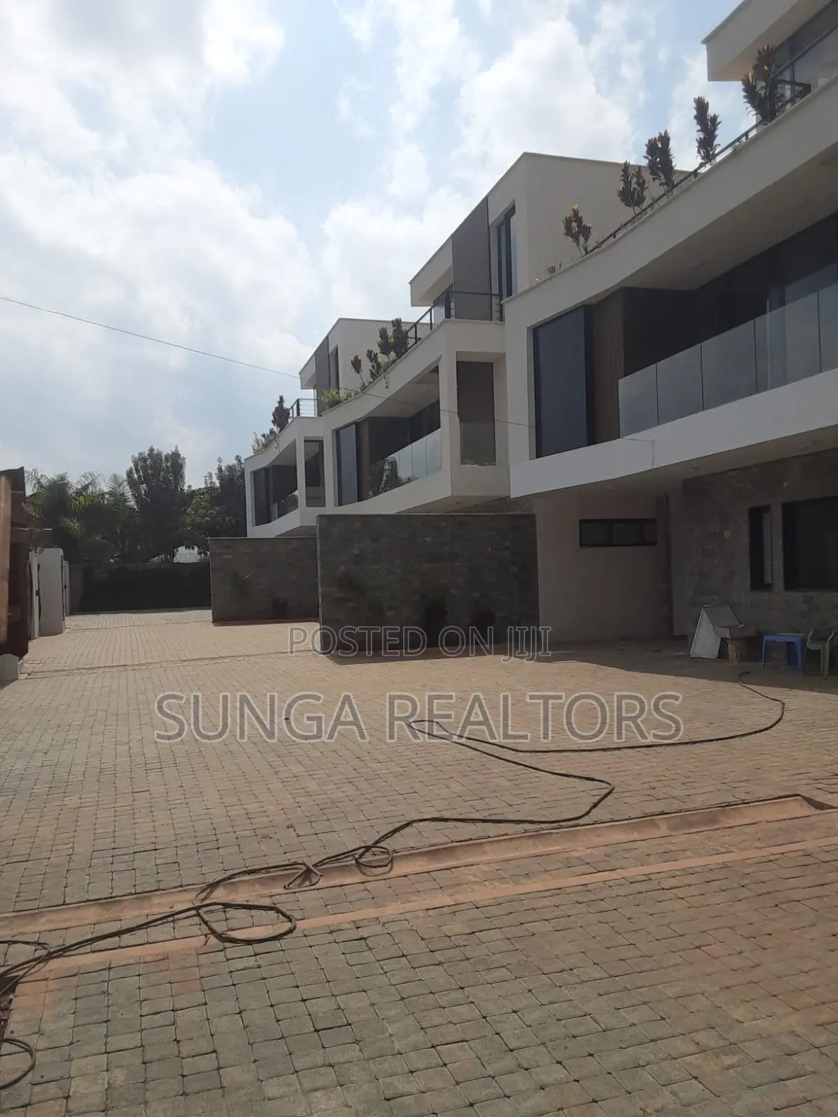 4bdrm Villa in Paradise Lost, Runda for sale