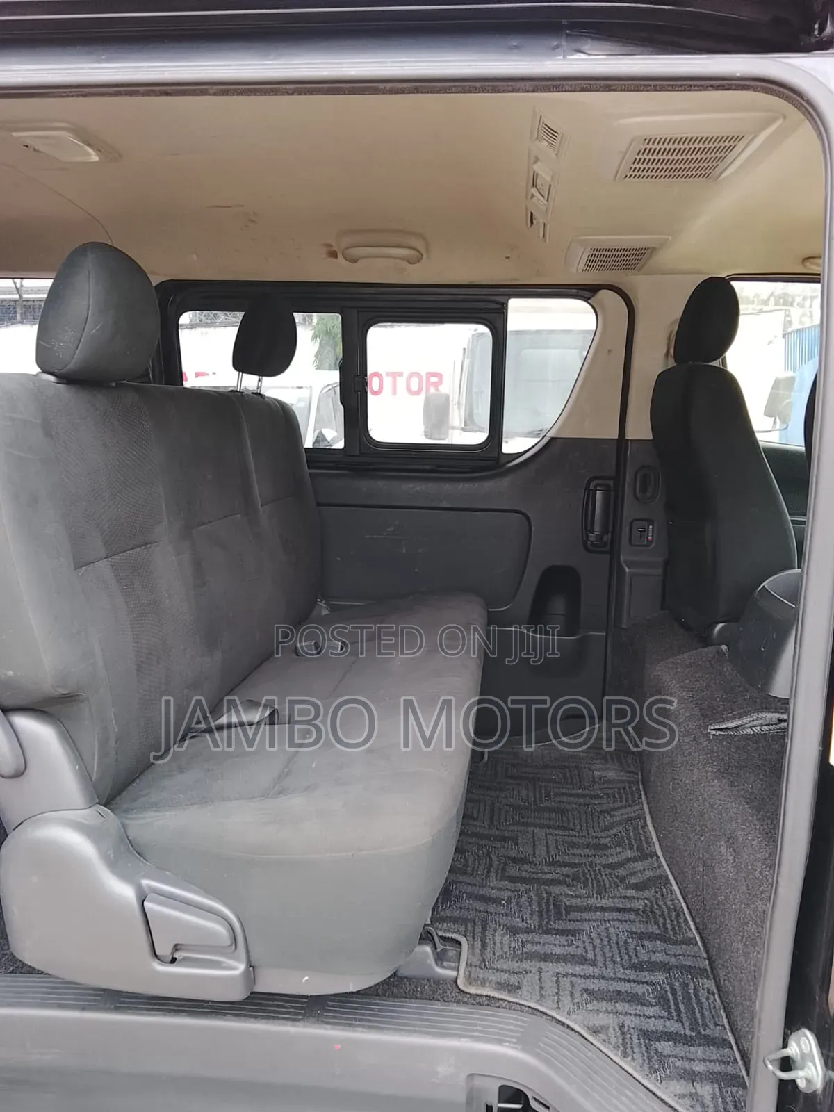 Toyota HiAce 2021