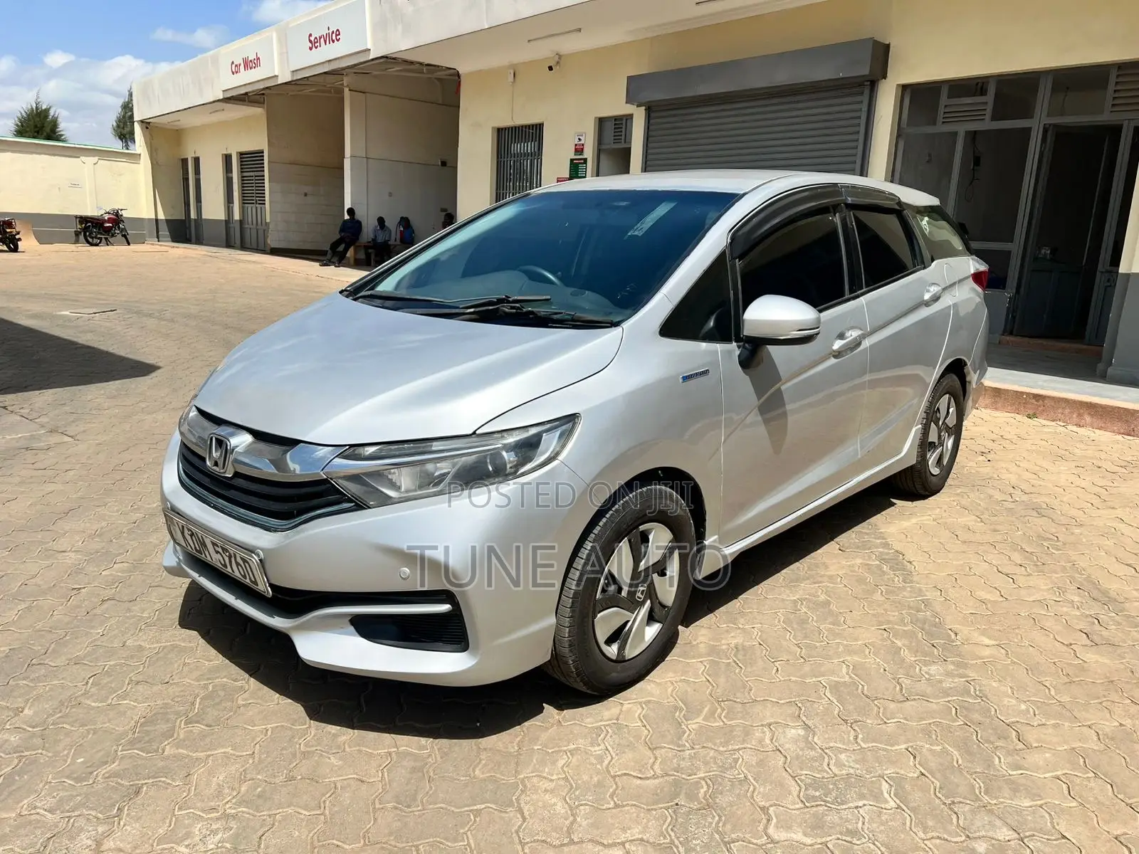 Honda Fit Shuttle 2016 Silver