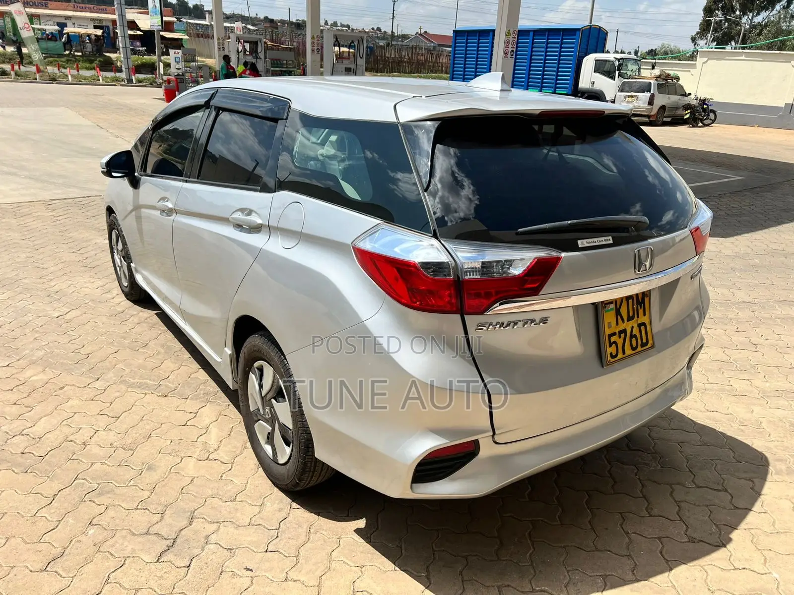 Honda Fit Shuttle 2016 Silver