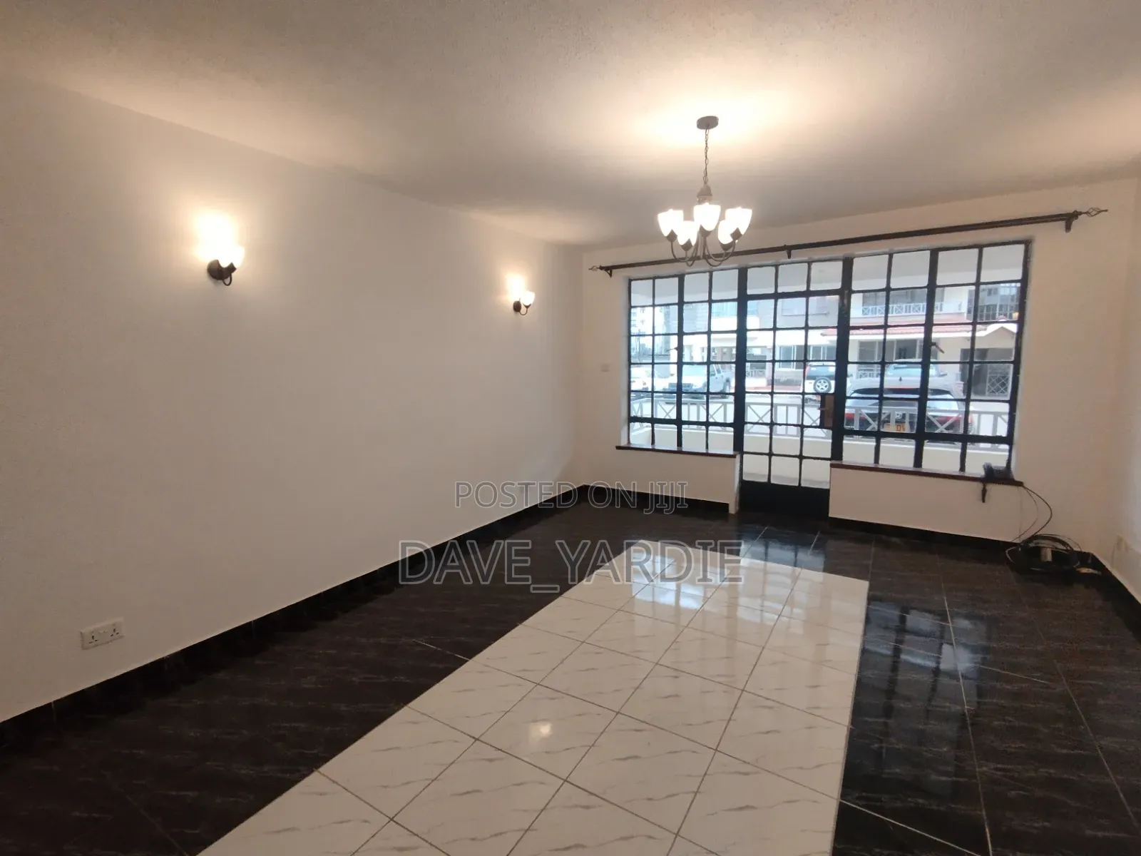 3bdrm Block of Flats in State House Area for sale
