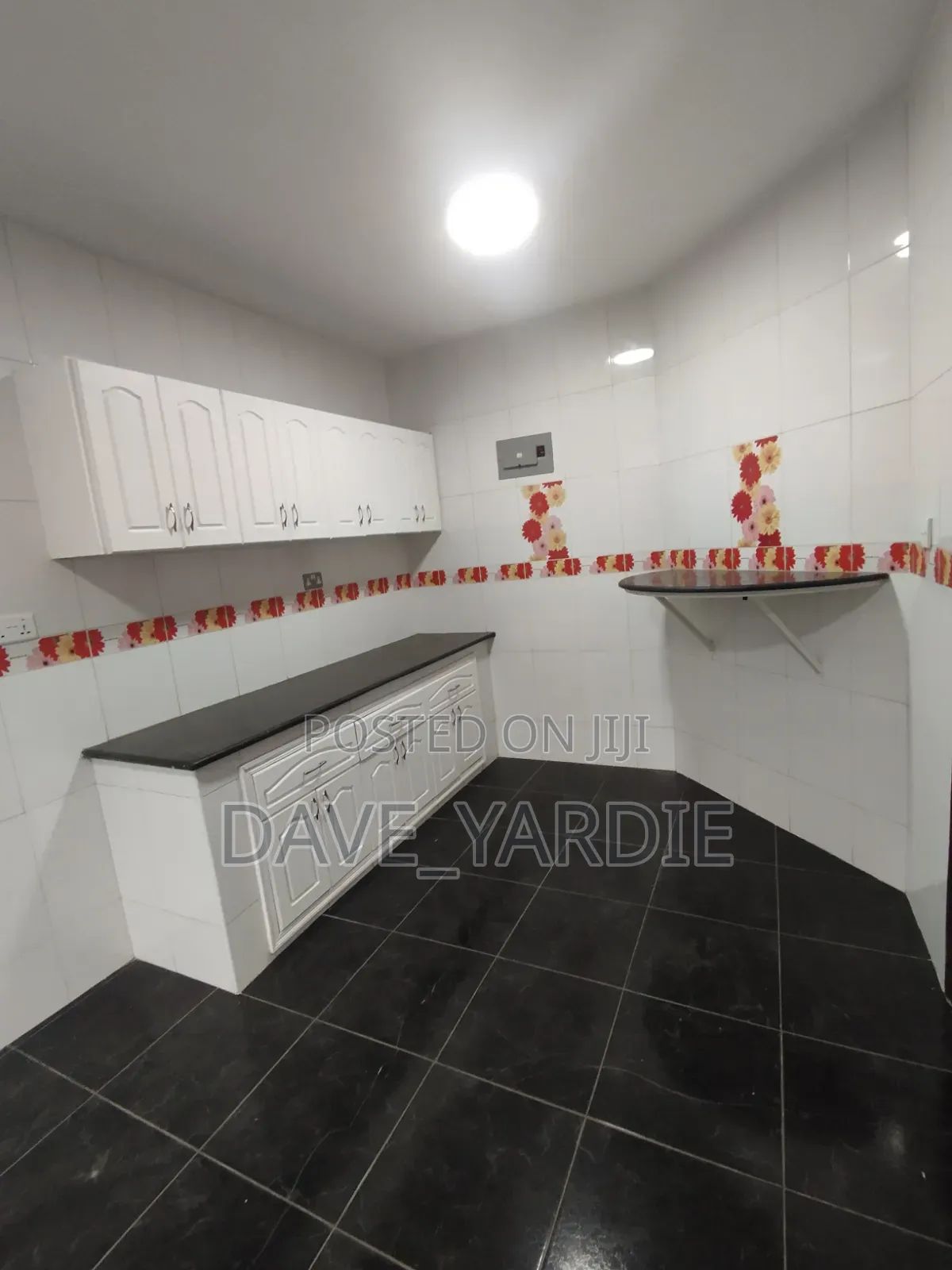 3bdrm Block of Flats in State House Area for sale