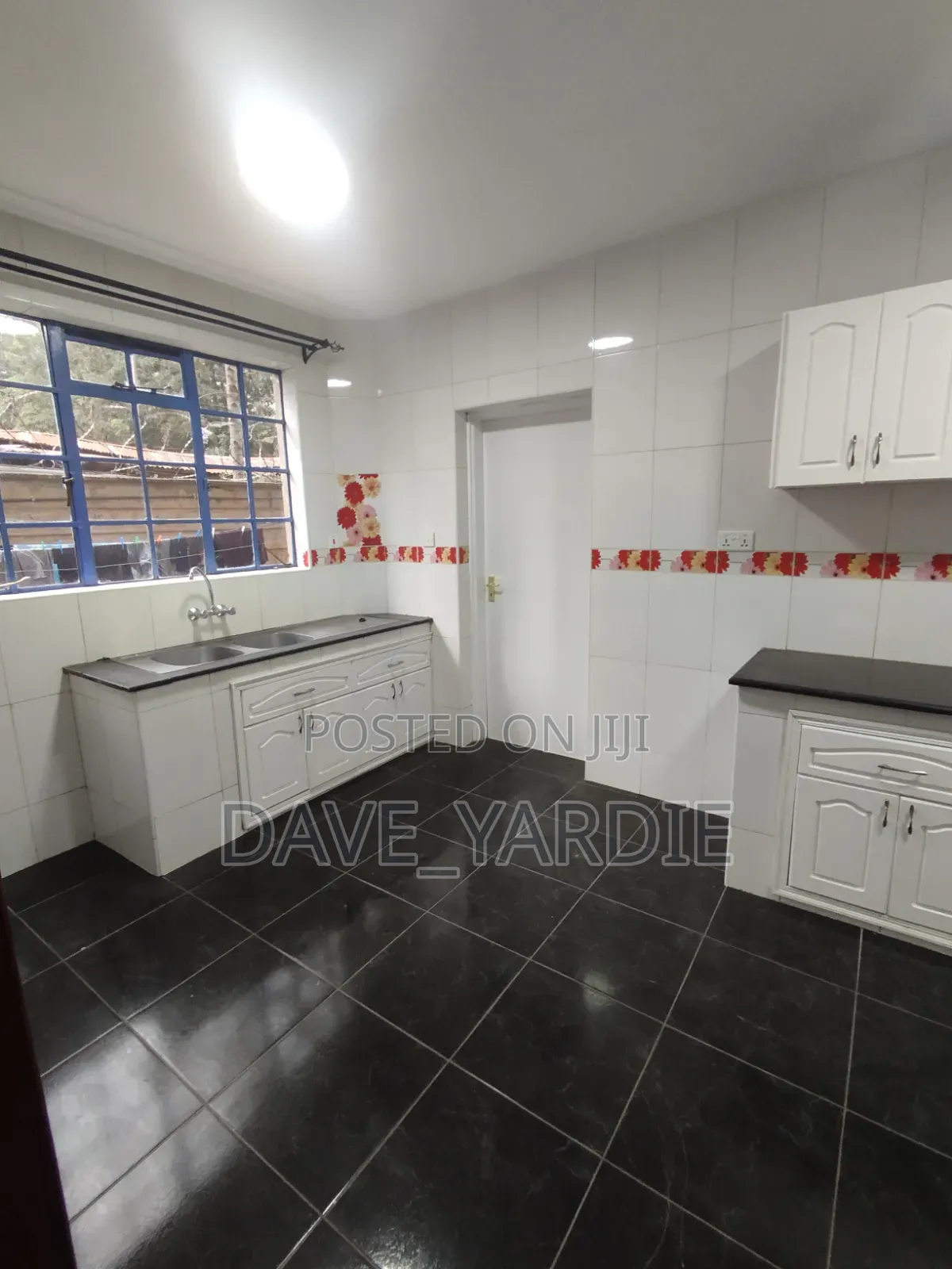 3bdrm Block of Flats in State House Area for sale