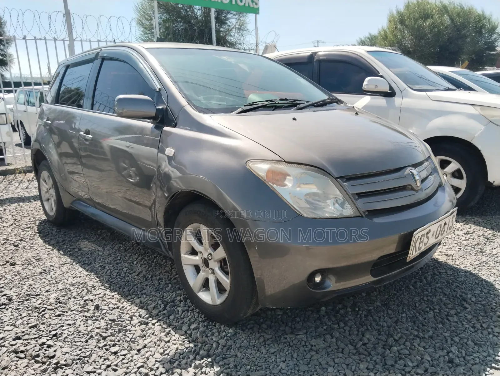 Toyota IST 2005 Brown