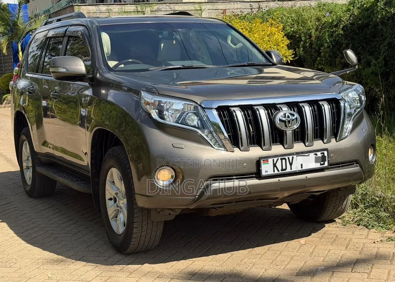 Toyota Land Cruiser Prado 2016 Gray